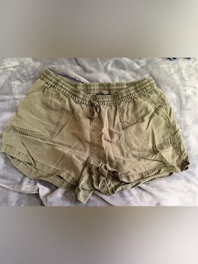 Point Sur (j. Crew) olive green linen shorts